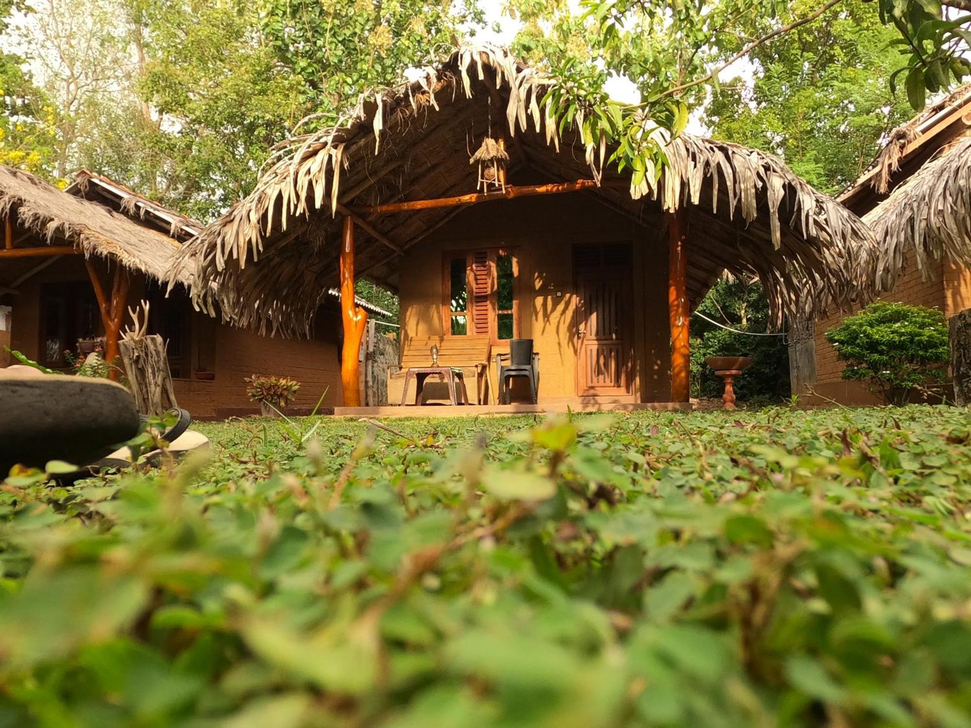 Hasthi Safari Cottage Udawalawe Ngoại thất bức ảnh