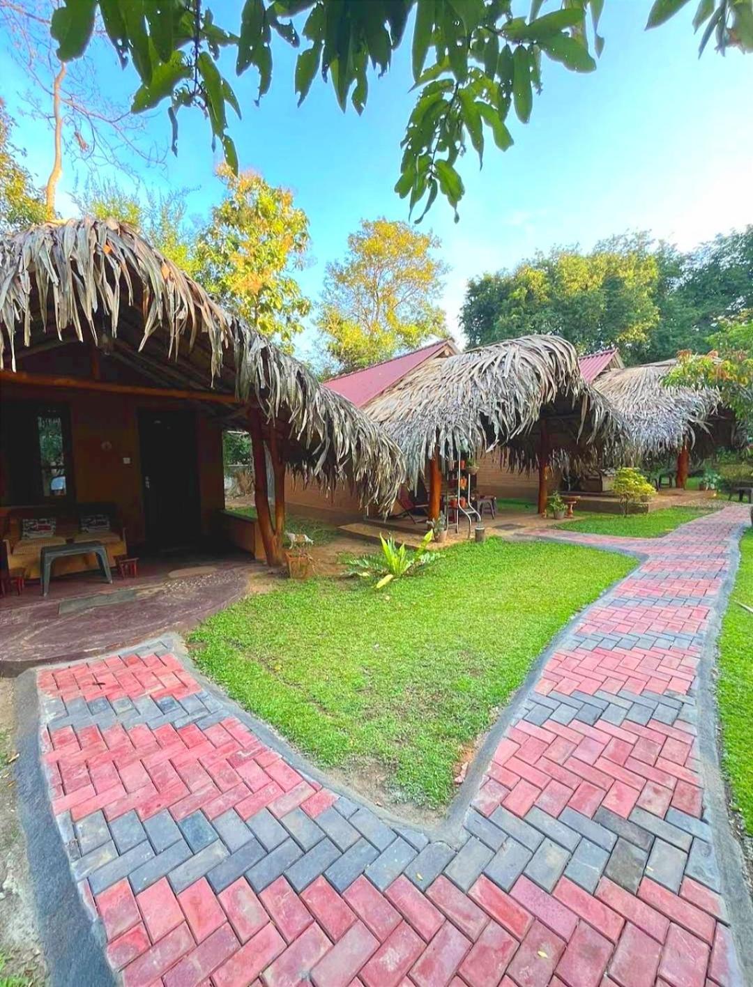 Hasthi Safari Cottage Udawalawe Ngoại thất bức ảnh