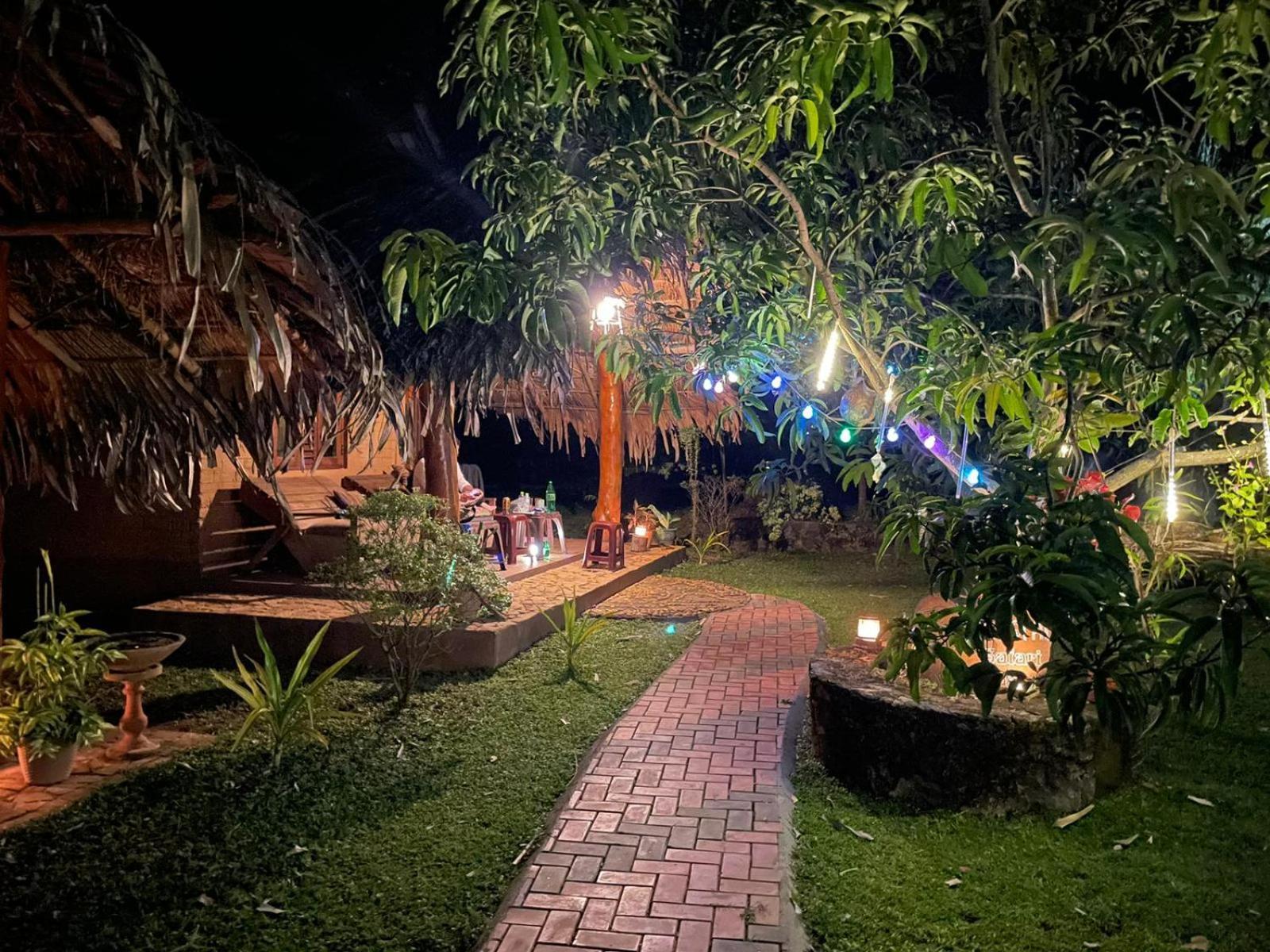 Hasthi Safari Cottage Udawalawe Ngoại thất bức ảnh